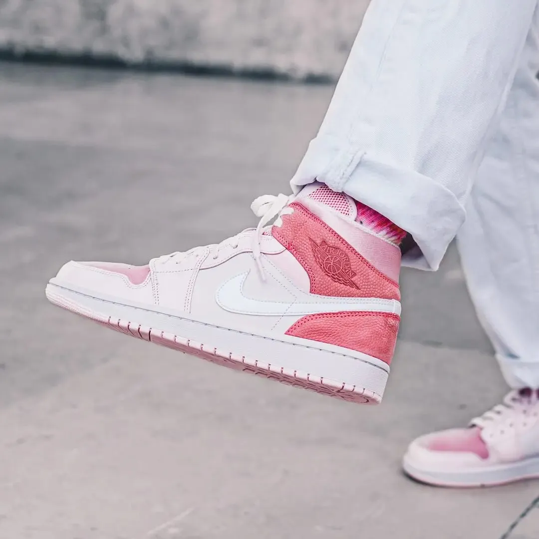 Air Jordan 1 Mid Digital Pink