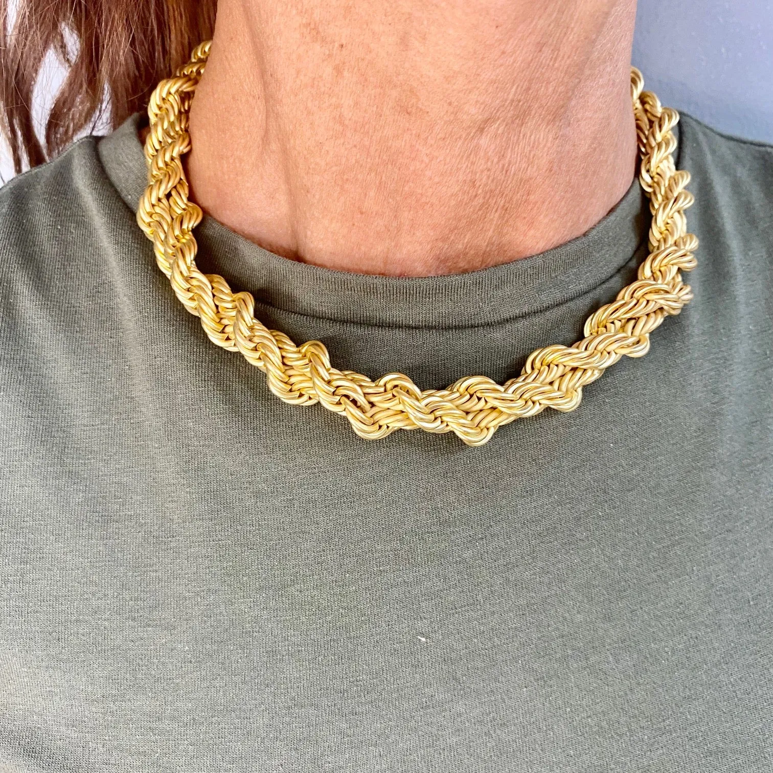 Bold twisted rope chain