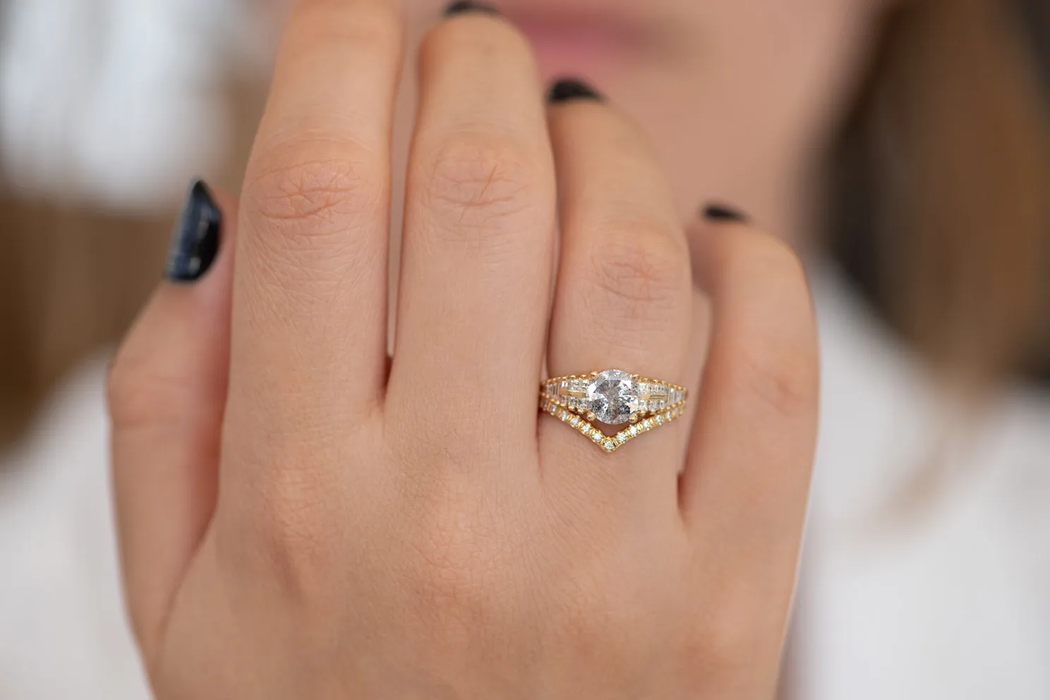 One Carat Diamond Ring with a Snowy Diamond