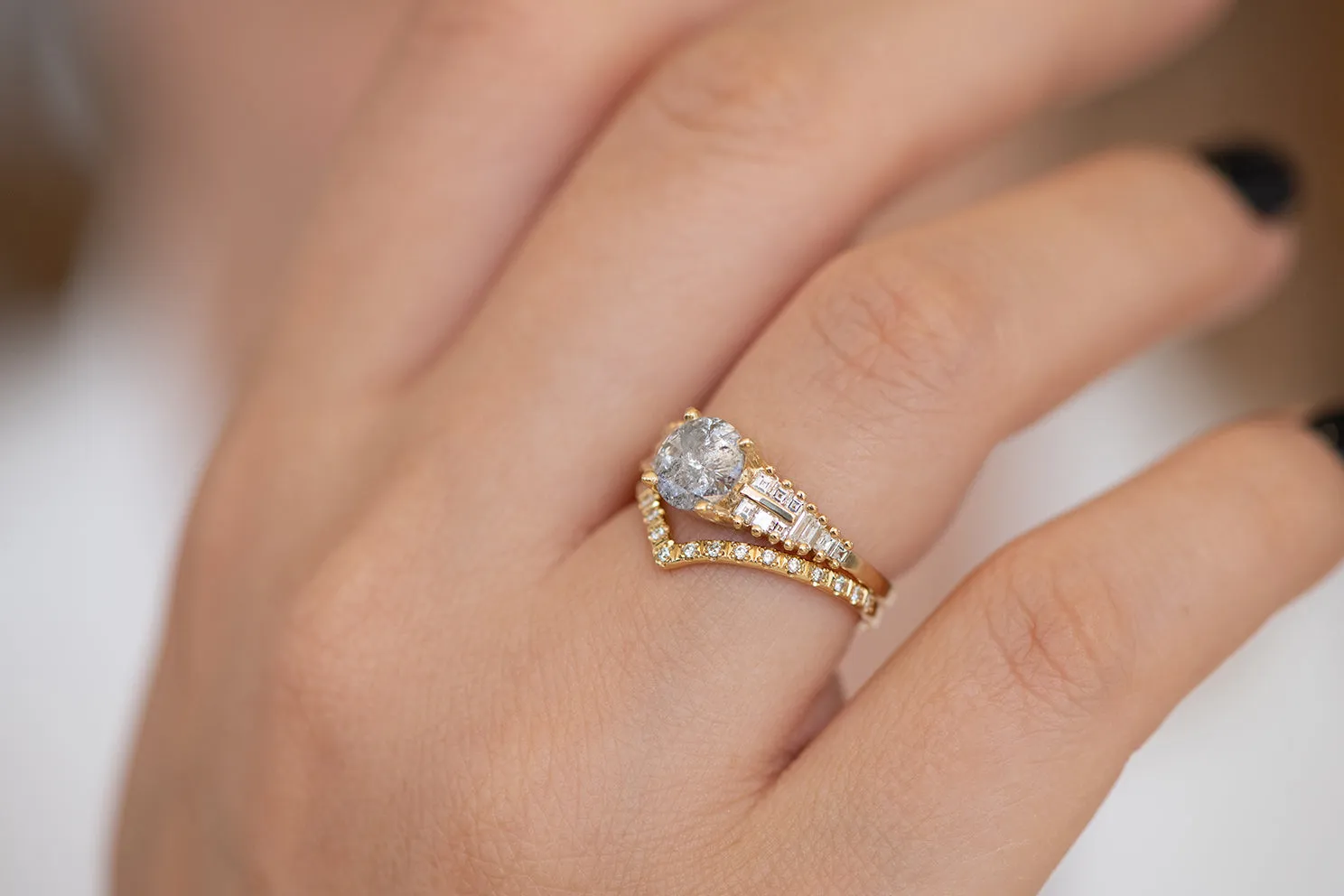 One Carat Diamond Ring with a Snowy Diamond