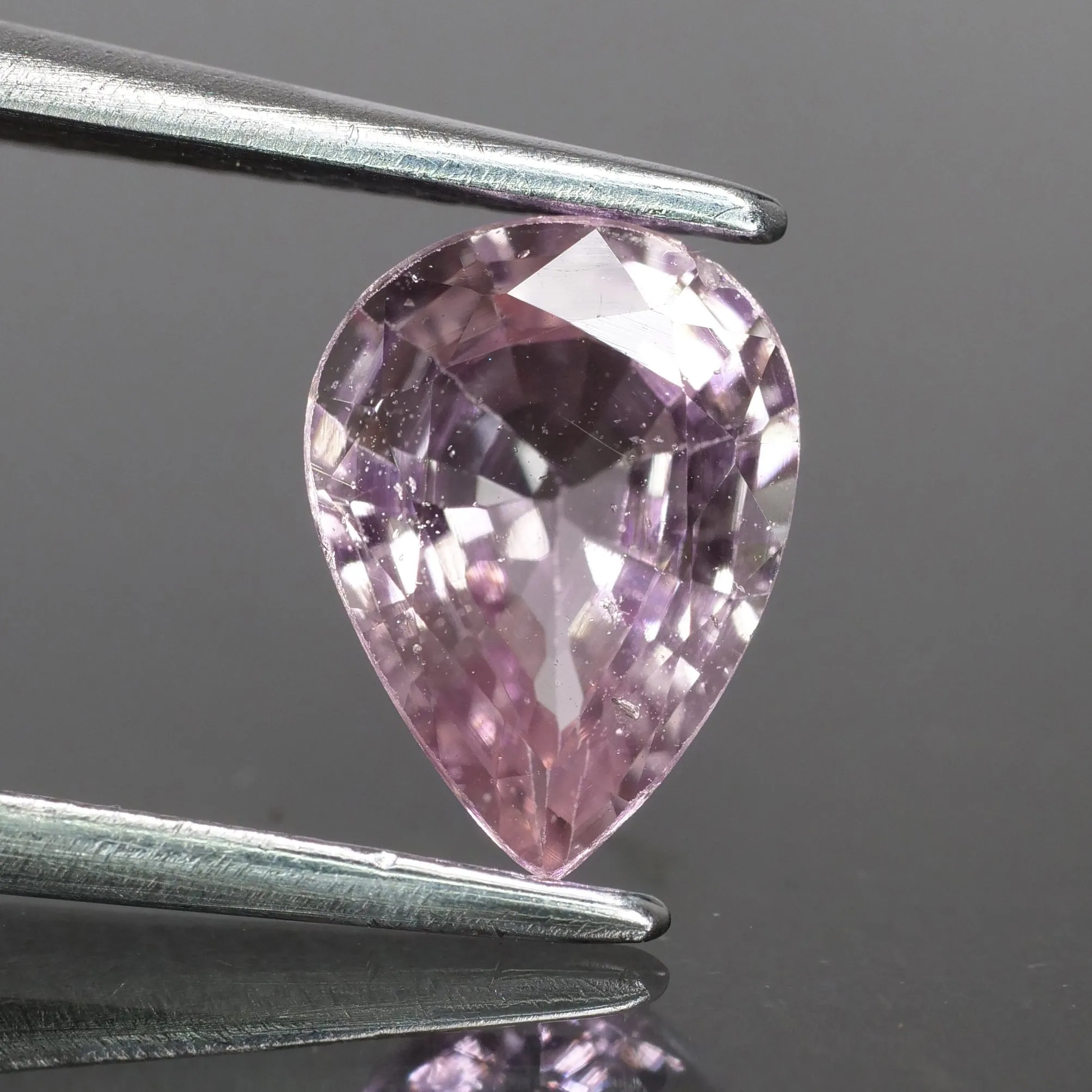 Pink Sapphire | IGI certified | natural, pear cut 8x6* mm, VS, 1.22 ct