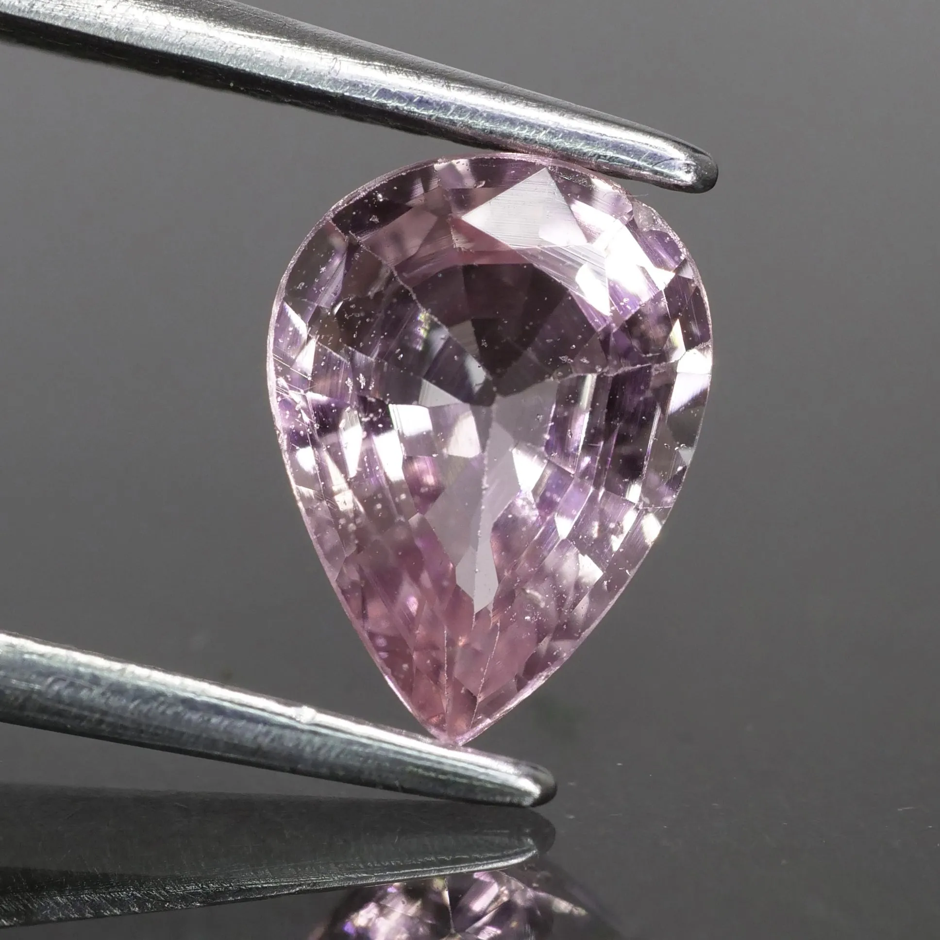 Pink Sapphire | IGI certified | natural, pear cut 8x6* mm, VS, 1.22 ct