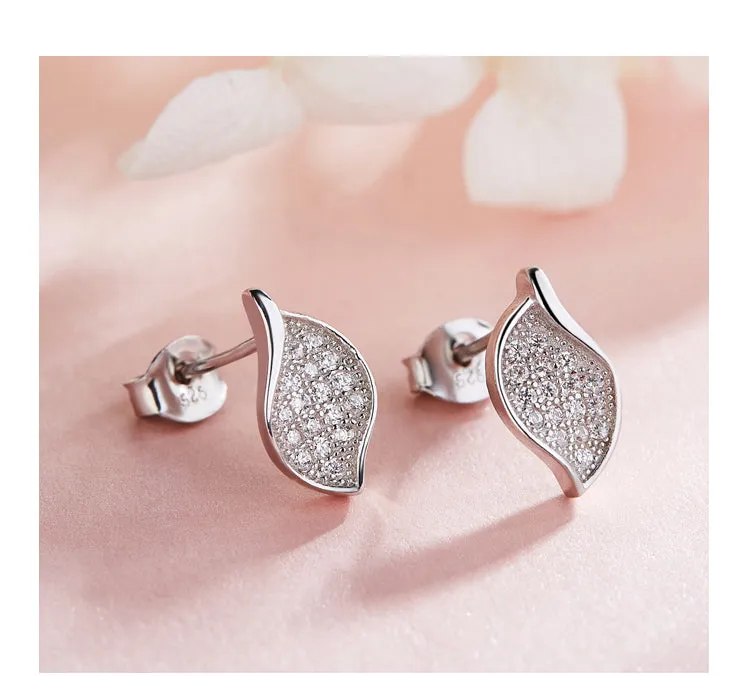 Sterling silver cute little leaf earring