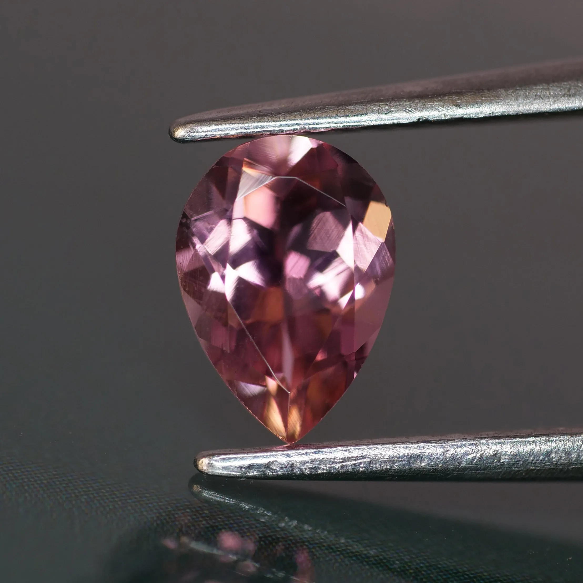 Tourmaline | pink color, pear cut 7x5mm, VVS 0.5ct