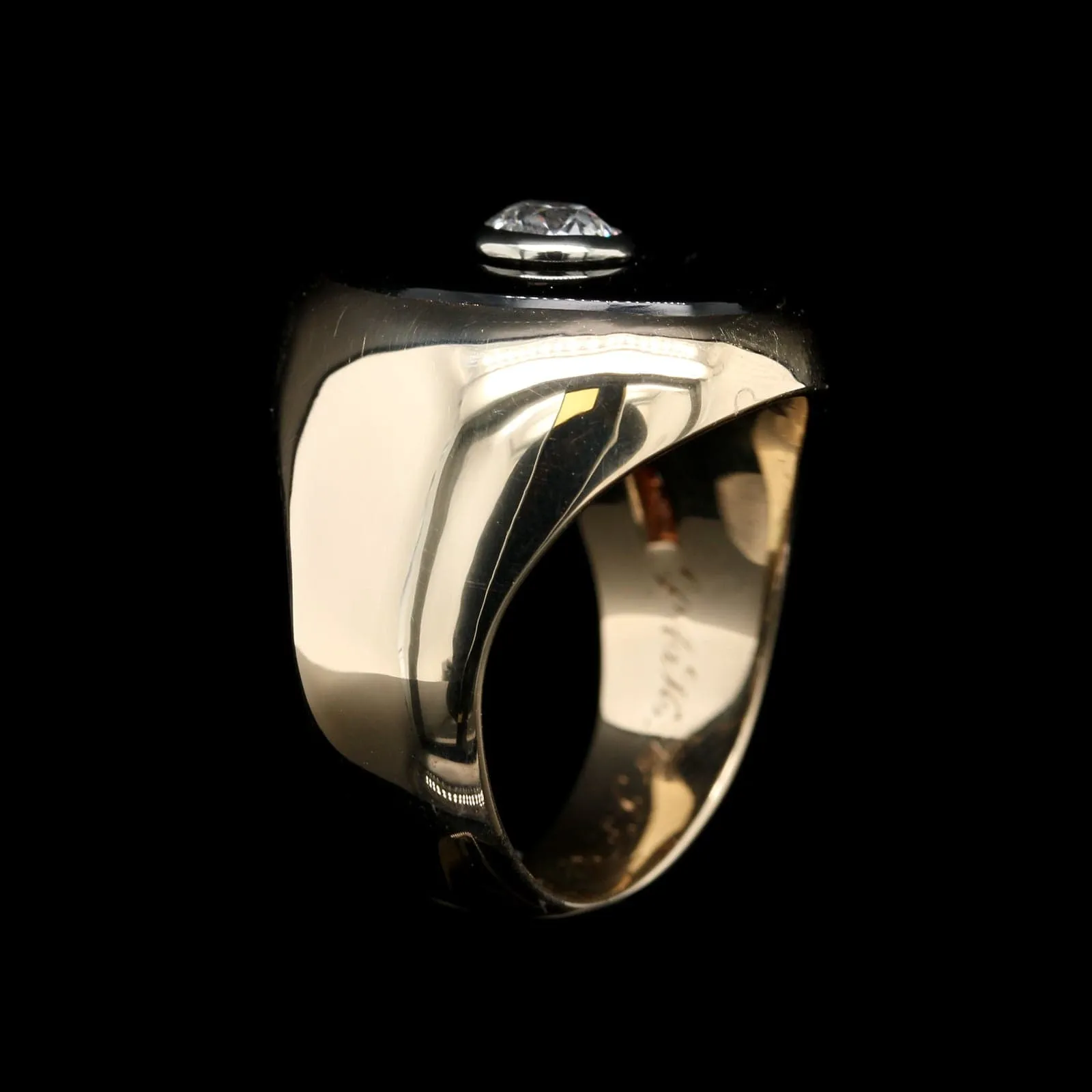 Vintage 14K Yellow Gold Estate Diamond and Onyx Ring